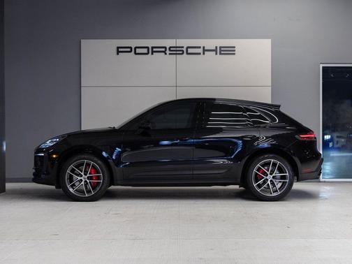 2022 Porsche Macan S