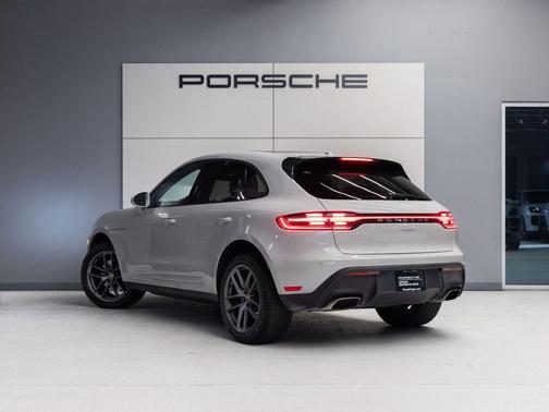 Chalk 2023 Porsche Macan Macan