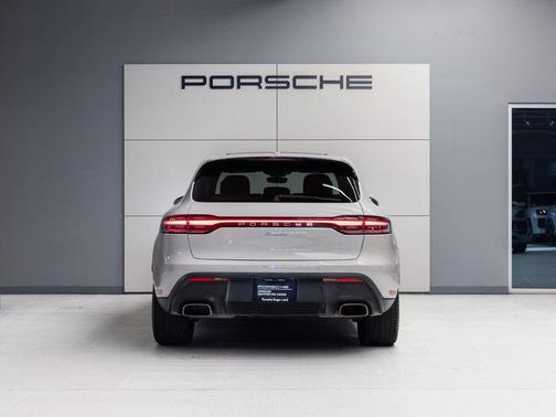 Chalk 2023 Porsche Macan Macan