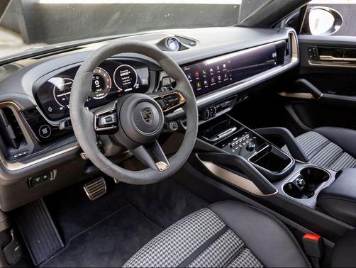 2025 Porsche Cayenne Turbo