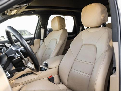 2022 Porsche Cayenne Platinum Edition