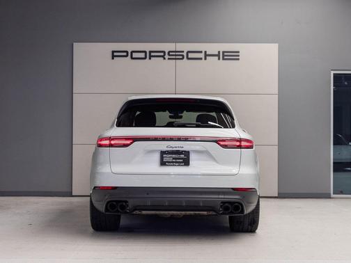 2022 Porsche Cayenne Platinum Edition