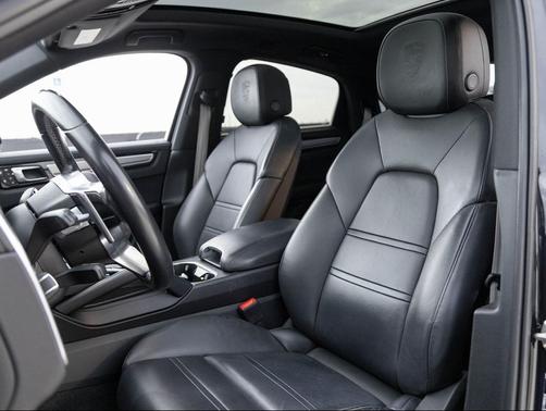 2022 Porsche Cayenne Platinum Edition