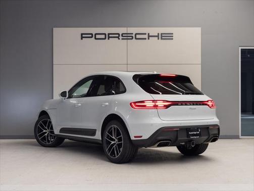 2022 Porsche Macan Base
