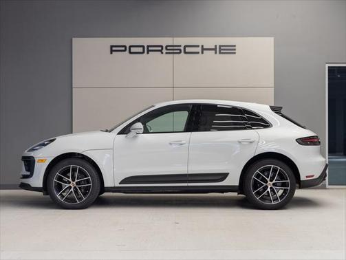 2022 Porsche Macan Base