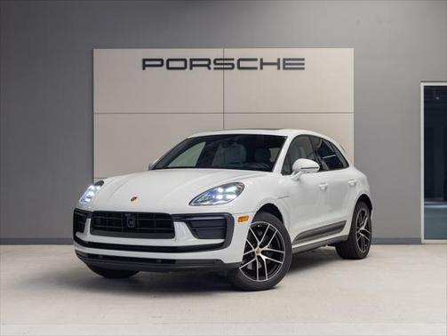 2022 Porsche Macan Base