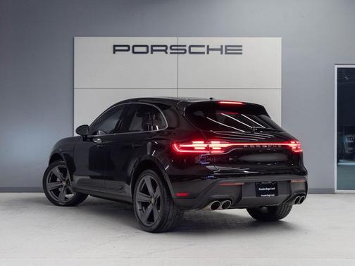2022 Porsche Macan S