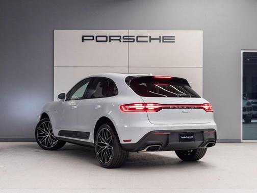 2026 Porsche Macan 