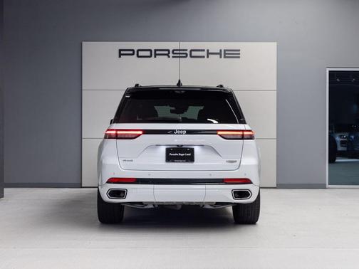 Bright White Clearcoat 2024 Jeep Grand Cherokee Summit