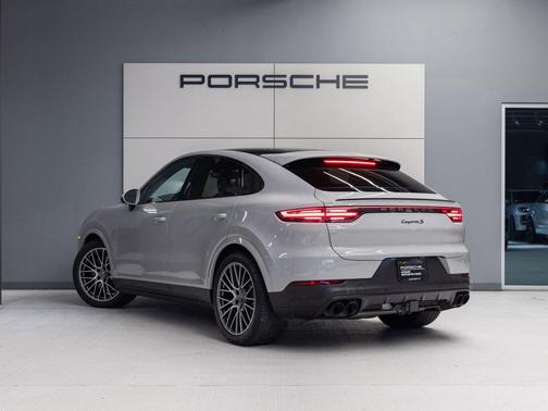 Chalk 2022 Porsche Cayenne S