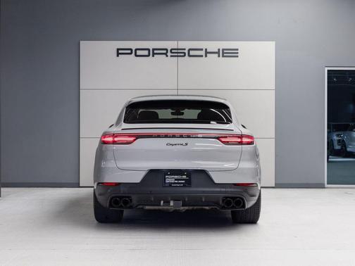 Chalk 2022 Porsche Cayenne S