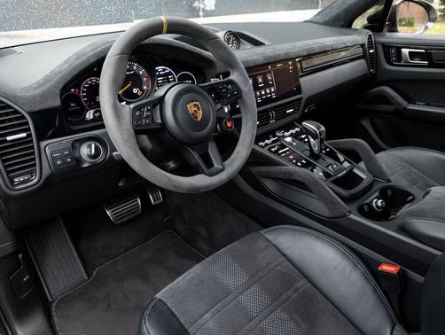 Chalk 2022 Porsche Cayenne Turbo GT