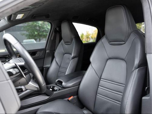 2025 Porsche Cayenne Turbo GT