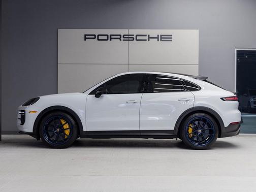 2025 Porsche Cayenne Turbo GT