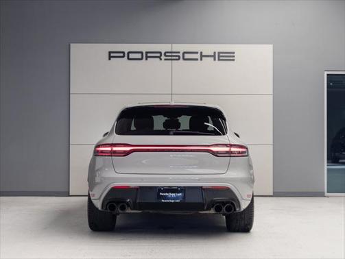 2023 Porsche Macan Base