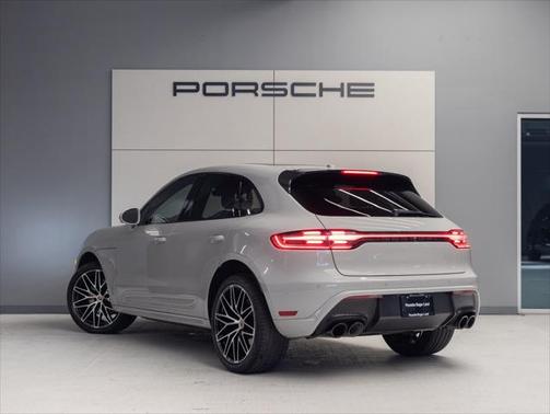 2023 Porsche Macan Base