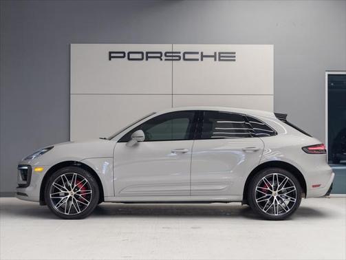 2023 Porsche Macan Base