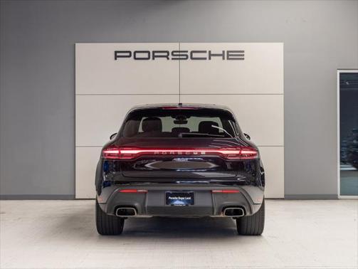 2023 Porsche Macan Base