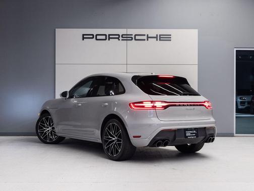 Chalk 2023 Porsche Macan Macan