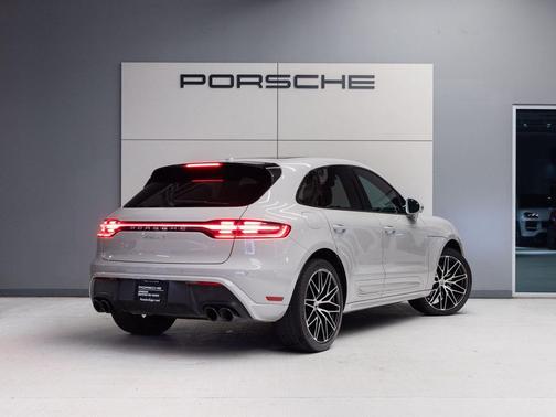Chalk 2023 Porsche Macan Macan