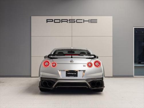 2018 Nissan GT-R Track Edition
