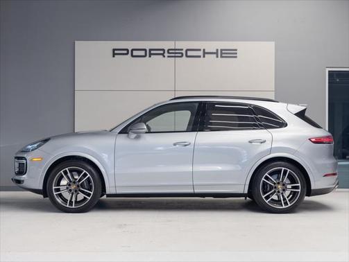 2021 Porsche Cayenne Turbo