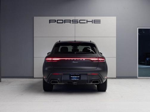 2023 Porsche Macan T