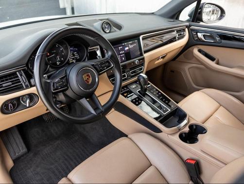 2023 Porsche Macan T