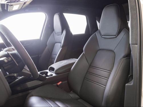 2026 Porsche Cayenne GTS