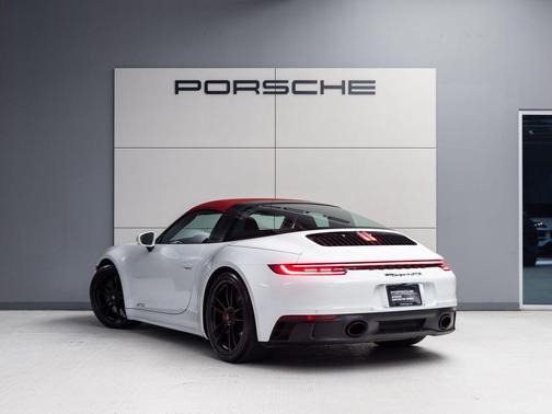 2024 Porsche 911 Targa 4 GTS
