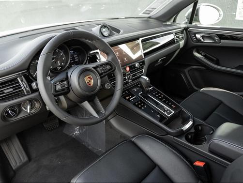 2025 Porsche Macan T