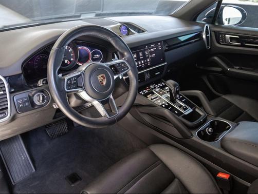 2022 Porsche Cayenne Premium Package