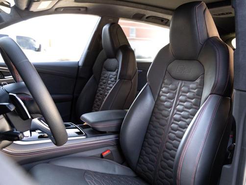 Glacier White Metallic 2025 Audi RS Q8 4.0T