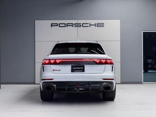 Glacier White Metallic 2025 Audi RS Q8 4.0T