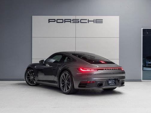 2024 Porsche 911 Carrera