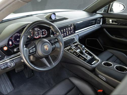 2022 Porsche Panamera Platinum Edition