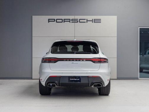 2025 Porsche Macan 