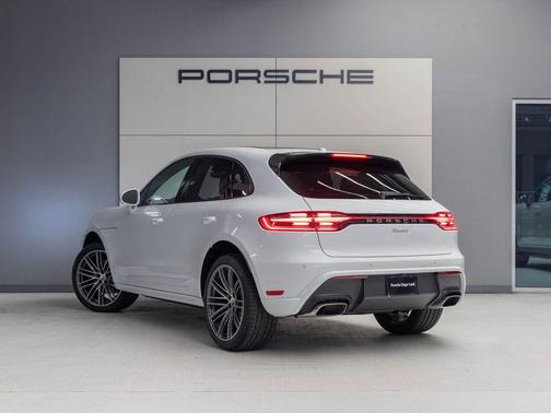2025 Porsche Macan 