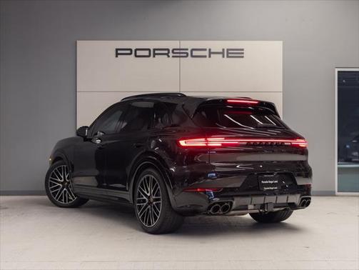 2025 Porsche Cayenne GTS