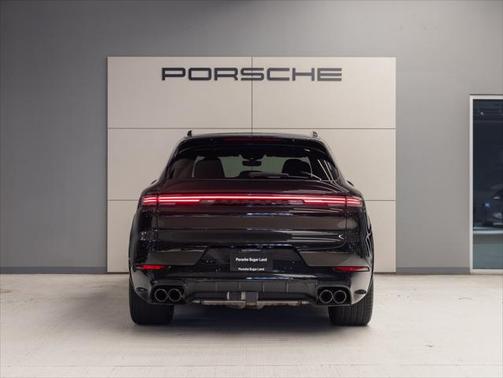 2025 Porsche Cayenne GTS