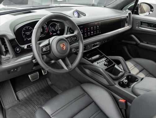 2025 Porsche Cayenne GTS