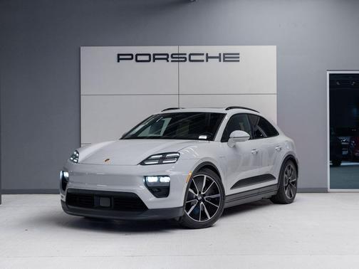 Chalk 2026 Porsche Macan Macan Electric 4