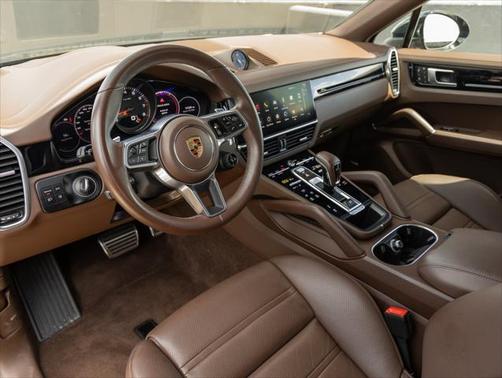 2023 Porsche Cayenne Platinum Edition