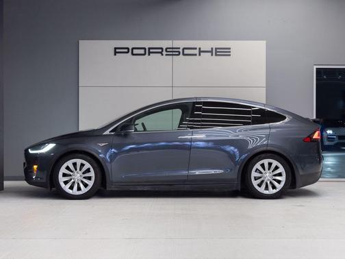 Titanium Metallic 2016 Tesla Model X 70D