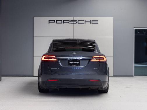 Titanium Metallic 2016 Tesla Model X 70D