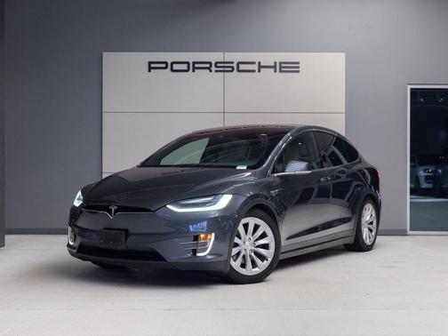 Titanium Metallic 2016 Tesla Model X 70D