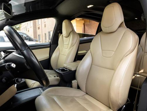 Titanium Metallic 2016 Tesla Model X 70D