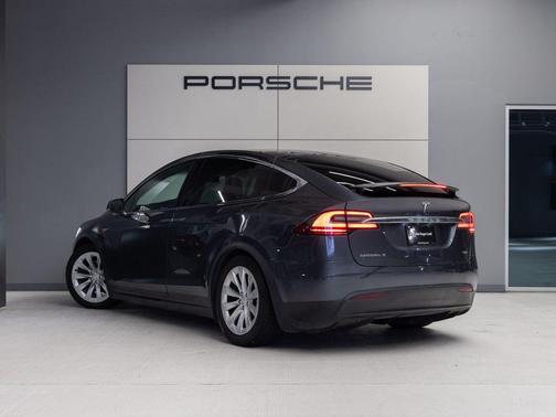 Titanium Metallic 2016 Tesla Model X 70D