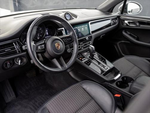 2023 Porsche Macan Base
