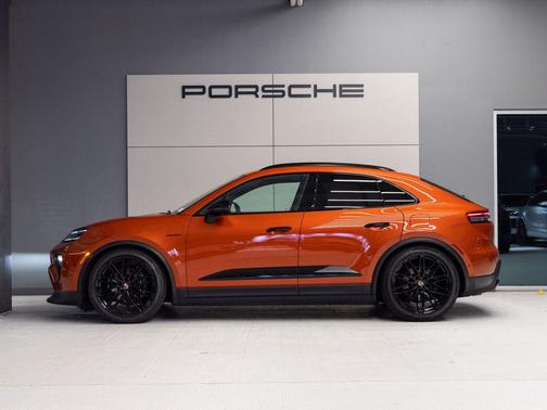 Papaya Metallic 2025 Porsche Macan Macan Electric 4